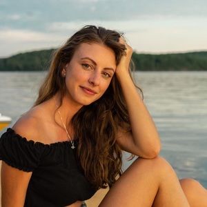 Meet your Posher, Carla